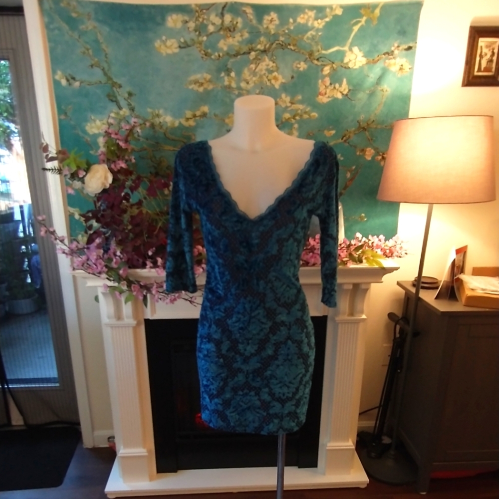 Free People velvet floral flocked mini EUC S.